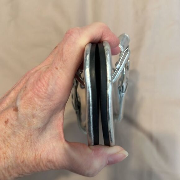 JENI silver flip flops w/adjustable buckle worn 4x GUC - Picture 7 of 9